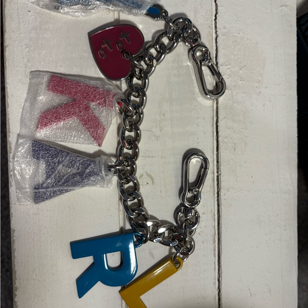 Karl Lagerfeld purse charm - Picture 2 of 2